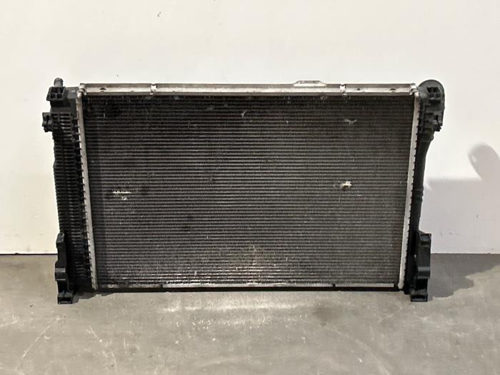 Chlodnica Mercedes E-Klasse