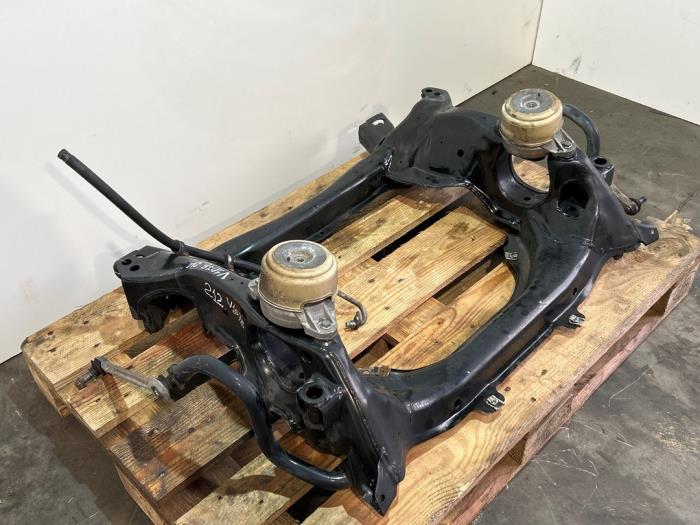 Rama pomocnicza Mercedes E-Klasse