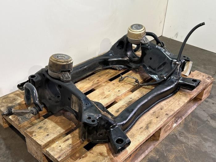 Rama pomocnicza Mercedes E-Klasse