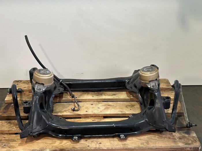 Rama pomocnicza Mercedes E-Klasse