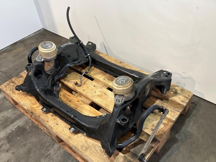 Rama pomocnicza Mercedes E-Klasse