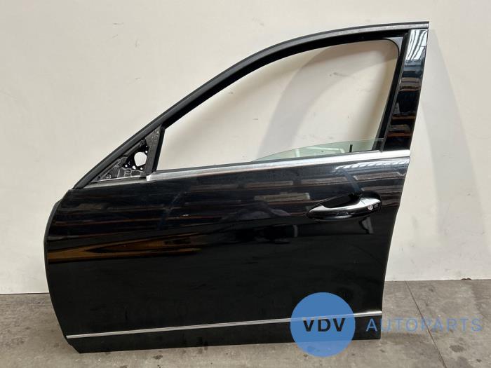 Drzwi lewe przednie wersja 4-drzwiowa Mercedes E-Klasse