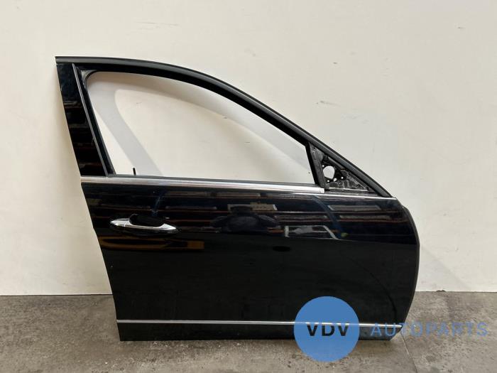 Drzwi prawe przednie wersja 4-drzwiowa Mercedes E-Klasse