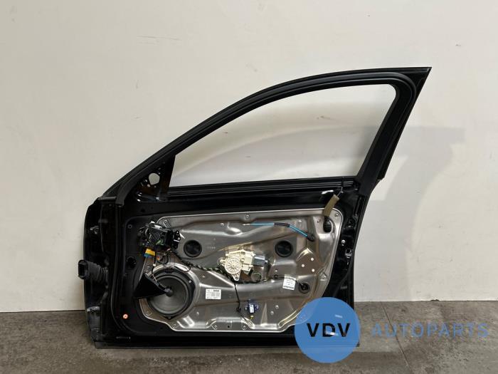 Drzwi prawe przednie wersja 4-drzwiowa Mercedes E-Klasse