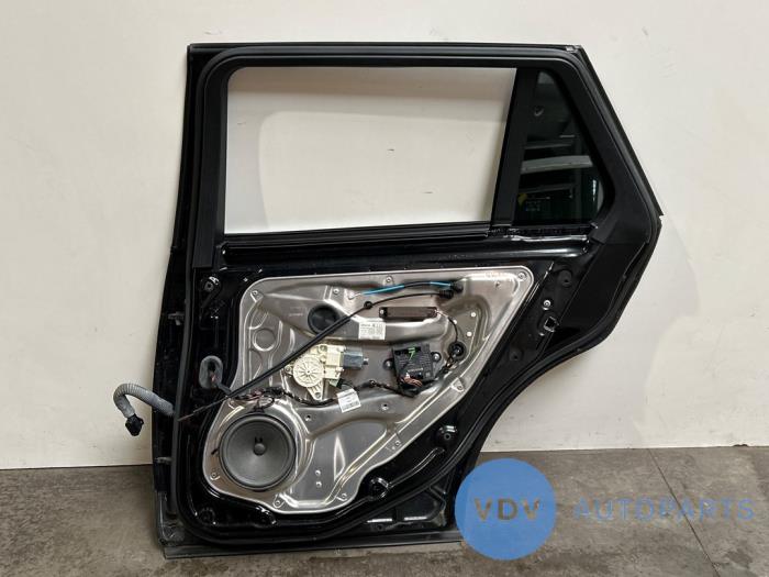 Drzwi prawe tylne wersja 4-drzwiowa Mercedes E-Klasse