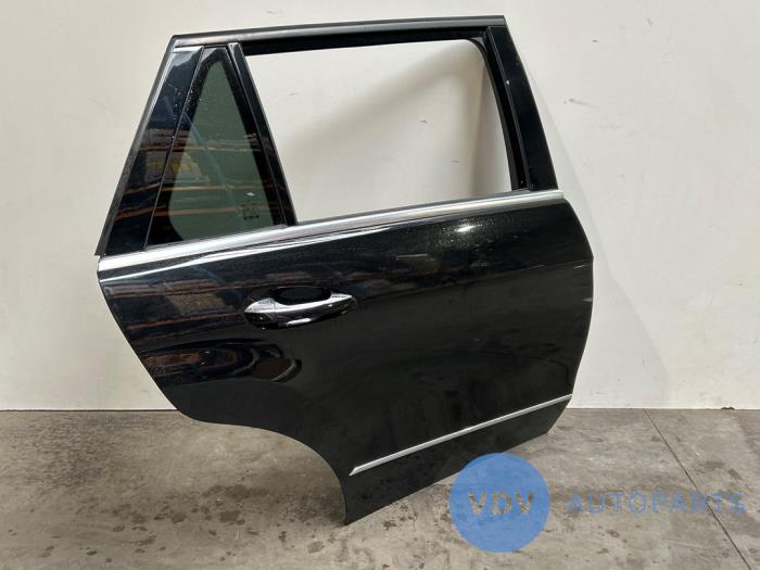 Drzwi prawe tylne wersja 4-drzwiowa Mercedes E-Klasse