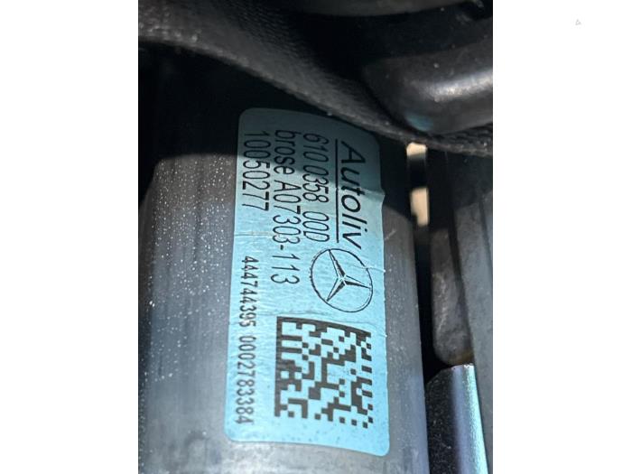 Front seatbelt, right Mercedes E-Klasse
