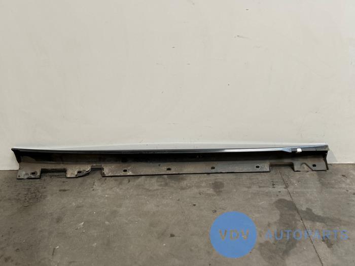 Seuil gauche Mercedes E-Klasse