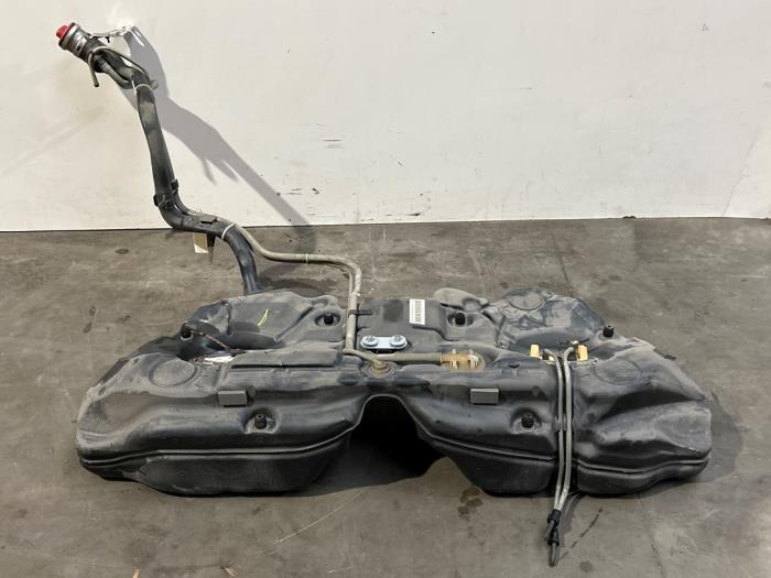 Réservoir de carburant Mercedes E-Klasse