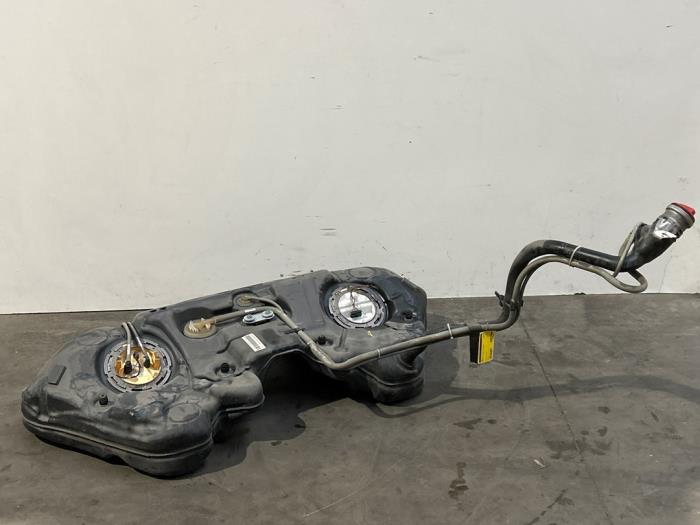 Réservoir de carburant Mercedes E-Klasse