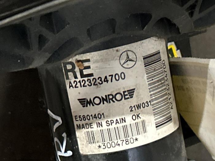 Stoßdämpfer rechts vorne Mercedes E-Klasse