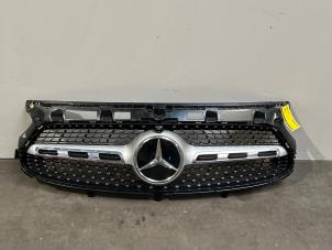 Gebruikte Grille Mercedes GLA (H247) 1.3 250 e Turbo 16V Prijs € 272,25 Inclusief btw aangeboden door Autoparts Van De Velde