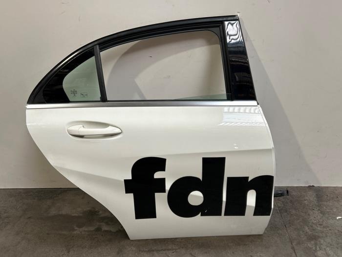 Drzwi prawe tylne wersja 4-drzwiowa Mercedes A-Klasse