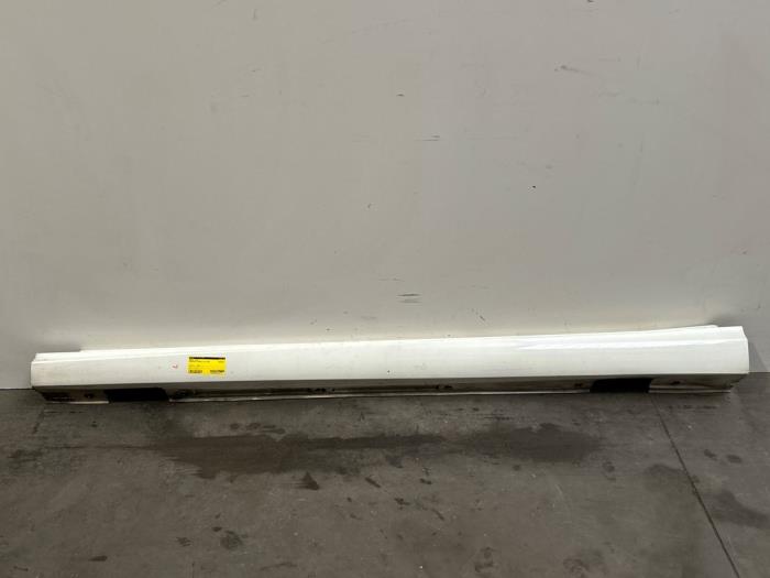 Próg lewy Mercedes A-Klasse