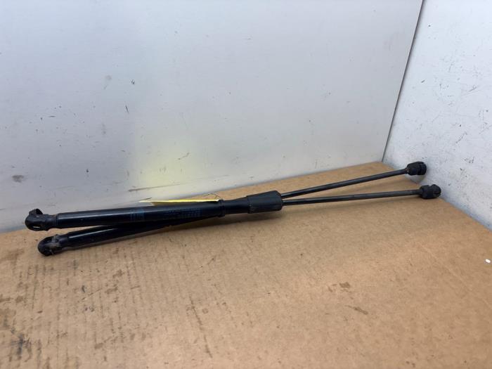 Zestaw amortyzatorów gazowych tylnej klapy Mercedes A-Klasse