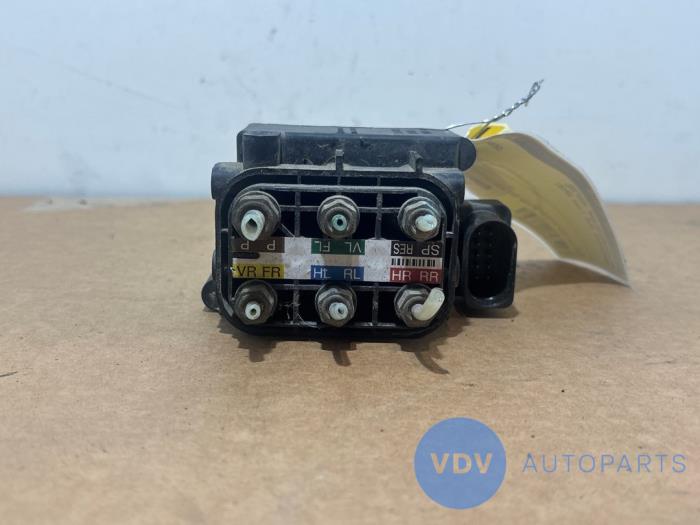 Zawór regulacji poziomu Mercedes GLE