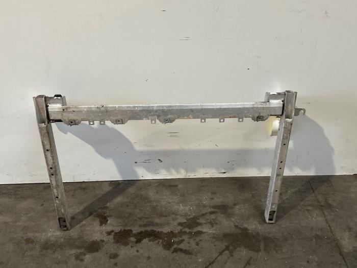 Belka chlodnicy Mercedes A-Klasse