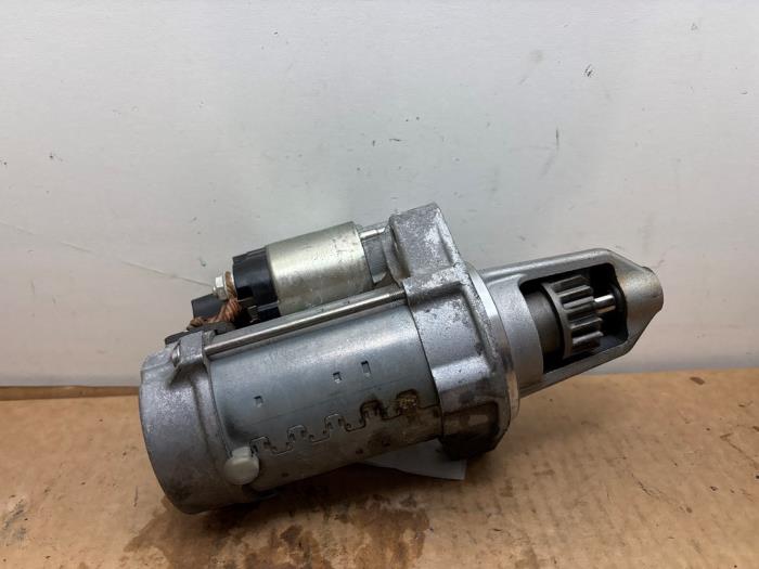 Starter Mercedes GLA