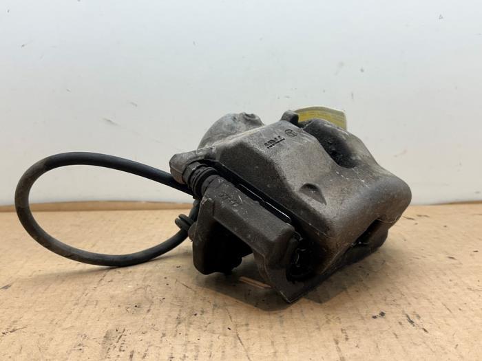 Zacisk hamulcowy lewy przód Mercedes C-Klasse