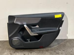 Gebruikte Deurbekleding 4Deurs rechts-voor Mercedes A (177.0) 1.5 A-180d Prijs € 108,90 Inclusief btw aangeboden door Autoparts Van De Velde