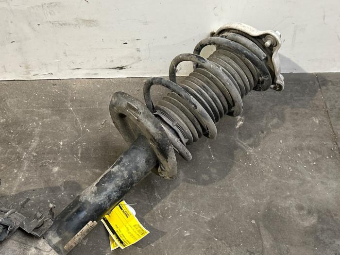 Amortyzator wstrzasów lewy przód Mercedes A-Klasse