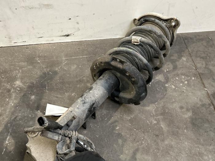 Amortyzator wstrzasów prawy przód Mercedes A-Klasse