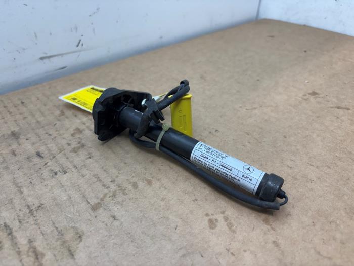 Popup Systeem Motorkap Mercedes C-Klasse