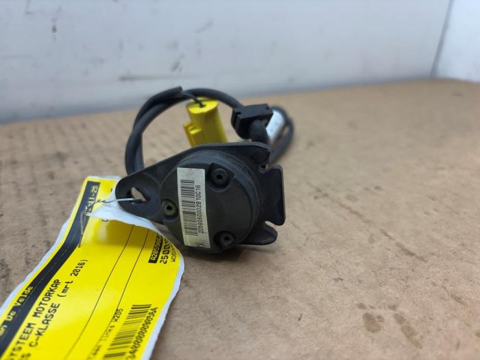 Popup Systeem Motorkap Mercedes C-Klasse