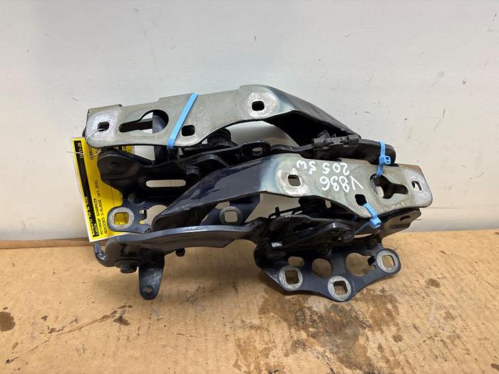 Zawias pokrywy silnika Mercedes C-Klasse