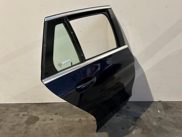 Drzwi prawe tylne wersja 4-drzwiowa Mercedes C-Klasse