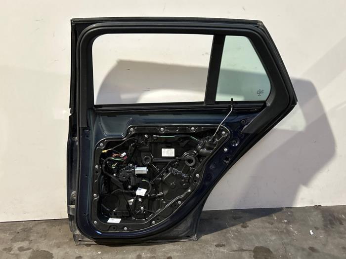 Drzwi prawe tylne wersja 4-drzwiowa Mercedes C-Klasse