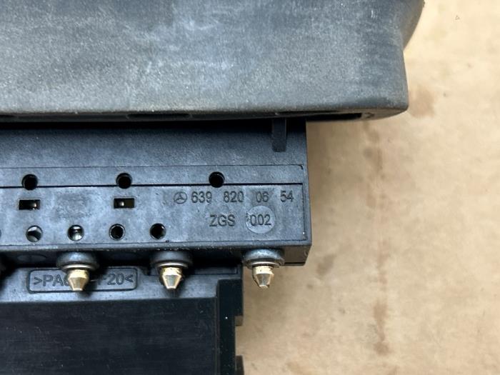 Deurslot Mechaniek 4Deurs rechts-achter Mercedes Vito