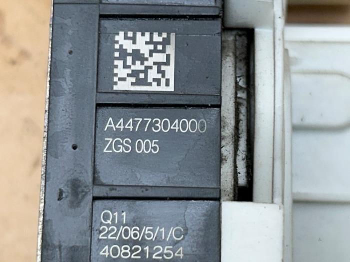 Deurslot Mechaniek 4Deurs rechts-achter Mercedes Vito