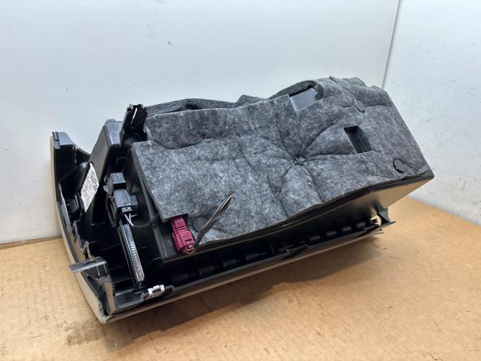 Glovebox Mercedes C-Klasse