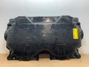 Gebruikte Bodem beschermplaat Mercedes C Estate (S205) C-200 2.0 CGI 16V Prijs € 90,75 Inclusief btw aangeboden door Autoparts Van De Velde