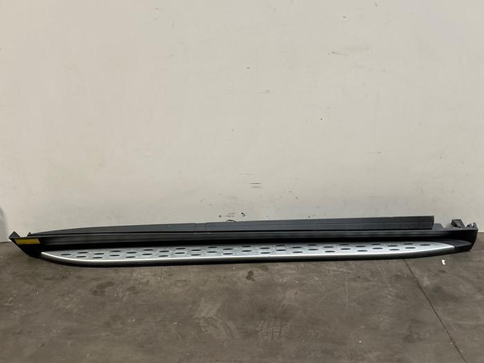 Próg lewy Mercedes GL-KLASSE