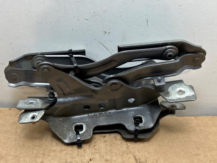 Zawias pokrywy silnika Mercedes A-Klasse