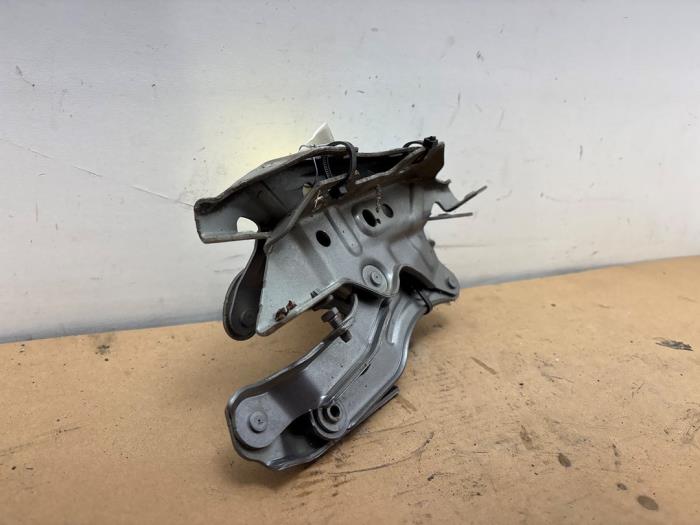 Zawias pokrywy silnika Mercedes A-Klasse