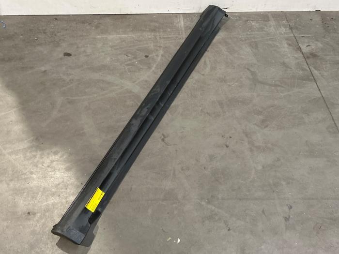 Sill, left Mercedes A-Klasse