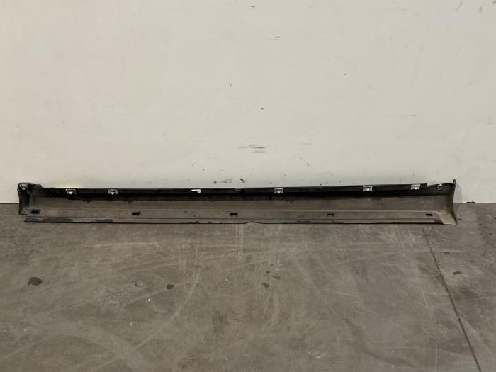 Sill, left Mercedes A-Klasse