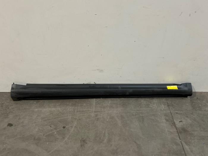 Próg lewy Mercedes A-Klasse