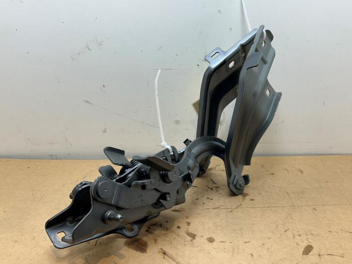 Zawias pokrywy silnika Mercedes C-Klasse