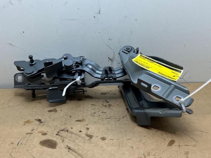 Bonnet Hinge Mercedes C-Klasse