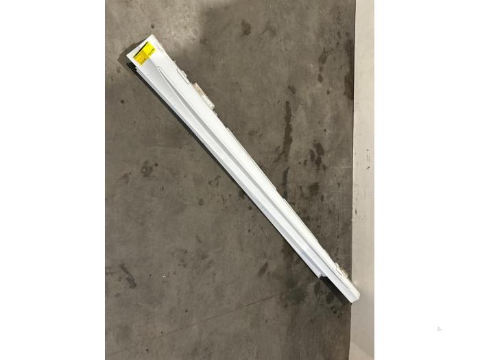 Seuil gauche Mercedes C-Klasse