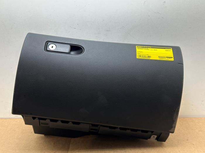 Glovebox Mercedes C-Klasse