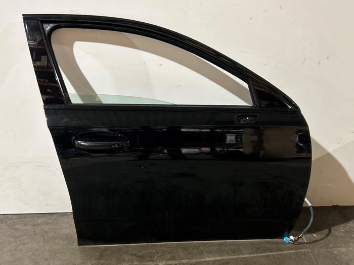 Drzwi prawe przednie wersja 4-drzwiowa Mercedes A-Klasse
