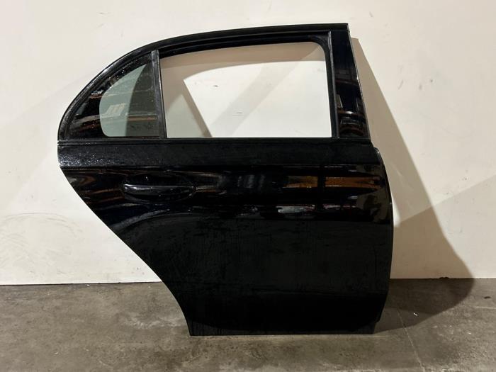 Drzwi prawe tylne wersja 4-drzwiowa Mercedes A-Klasse