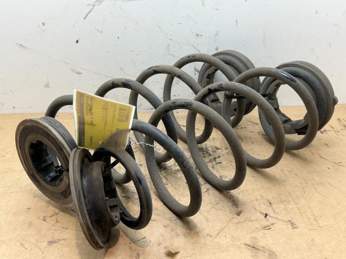 Schroefveer achter Mercedes A-Klasse