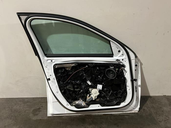 Drzwi lewe przednie wersja 4-drzwiowa Mercedes C-Klasse