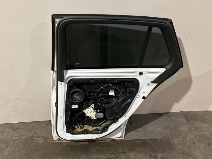 Drzwi prawe tylne wersja 4-drzwiowa Mercedes C-Klasse